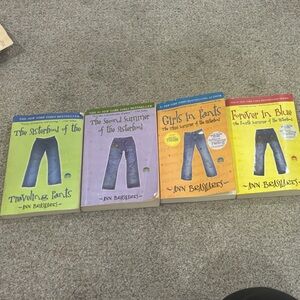 Set of 5 'The Sisterhood of the Traveling Pants' by Ann Brashares Books